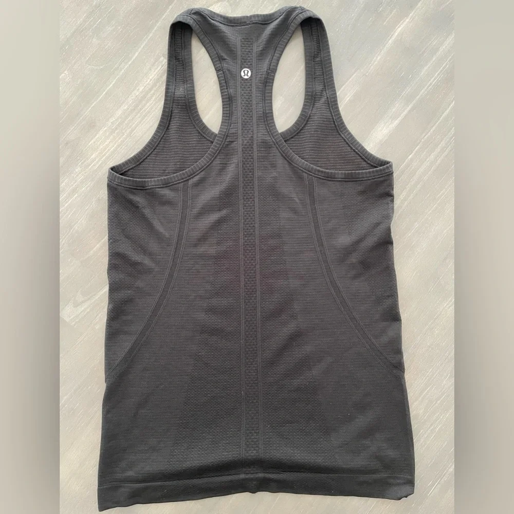 Lululemon Swiftly Tech Racerback size 6 - Picture 4 of 7
